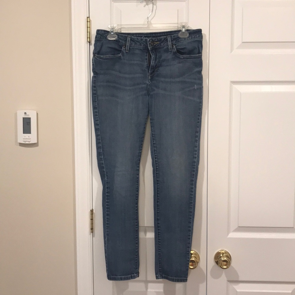 Women’s Levi Legging Jeans Sz 30 light distressed